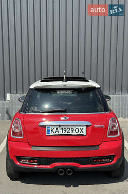 Хэтчбек MINI Cooper 2011 в 