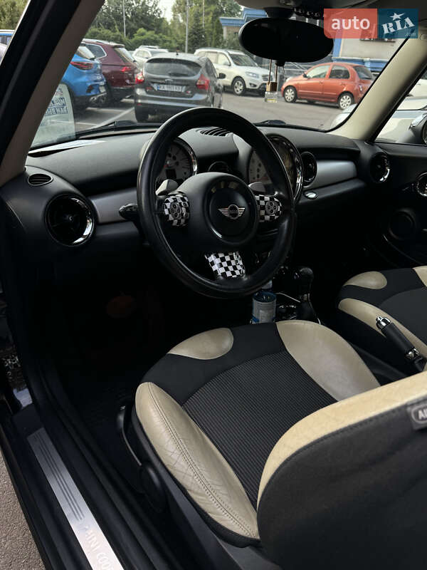 Хетчбек MINI Cooper 2010 в Києві