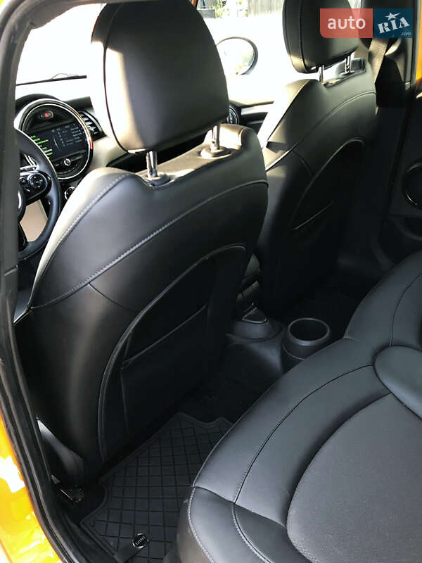 Хэтчбек MINI Cooper 2015 в Киеве