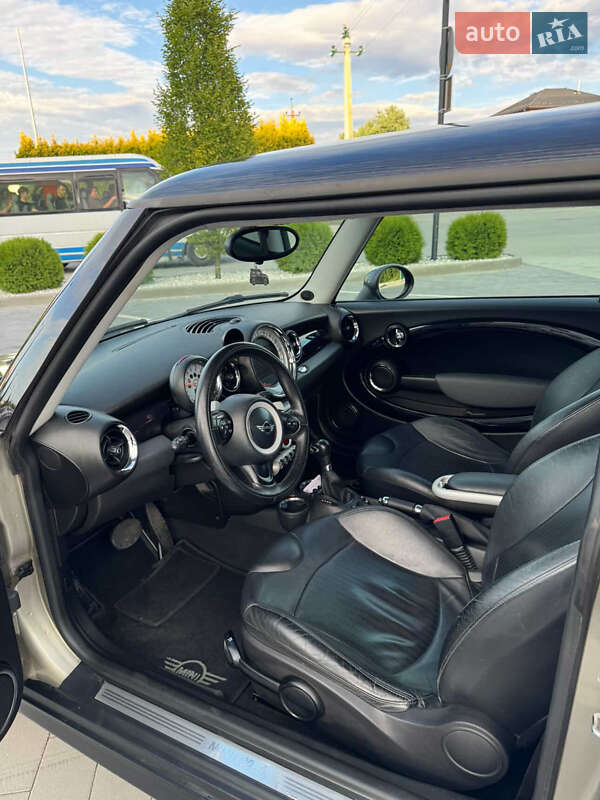 Хэтчбек MINI Cooper 2007 в Львове