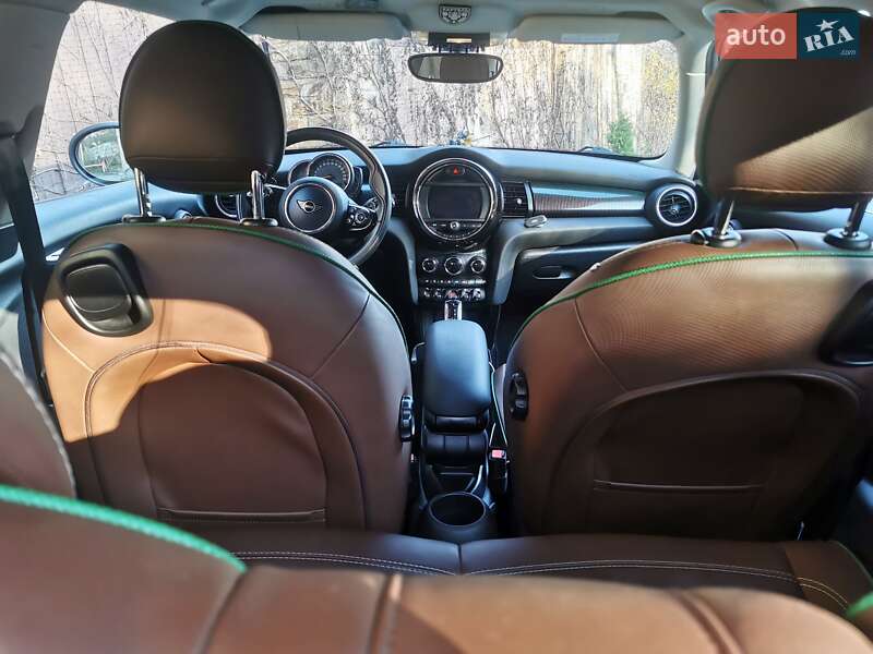 Хэтчбек MINI Cooper 2019 в Киеве