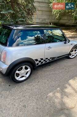 Хэтчбек MINI Cooper 2002 в 