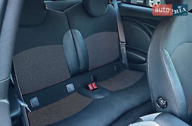 Хэтчбек MINI Cooper 2009 в 