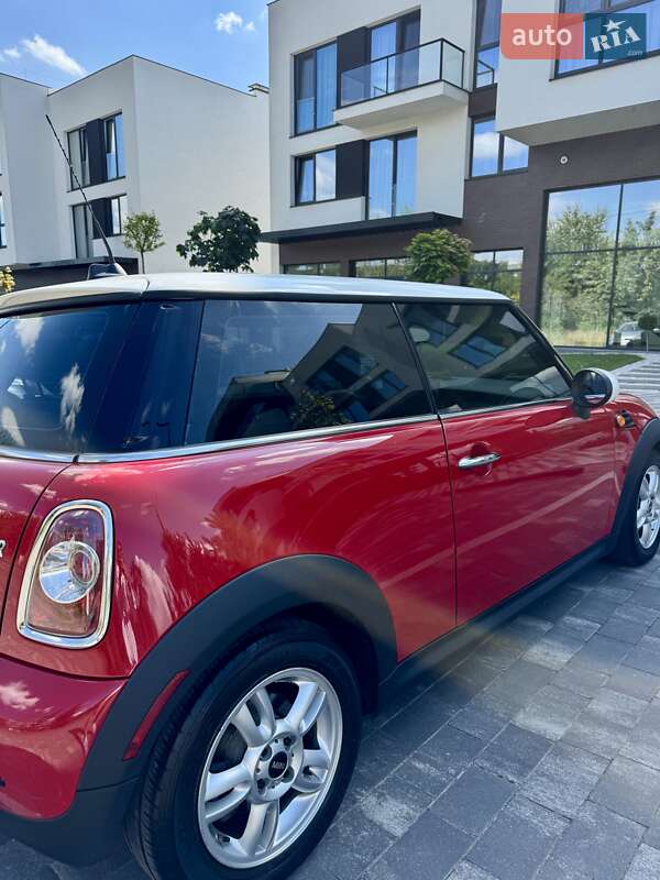 Хэтчбек MINI Cooper 2013 в Ужгороде