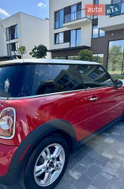 Хэтчбек MINI Cooper 2013 в 