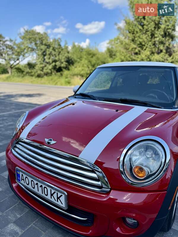 Хэтчбек MINI Cooper 2013 в Ужгороде