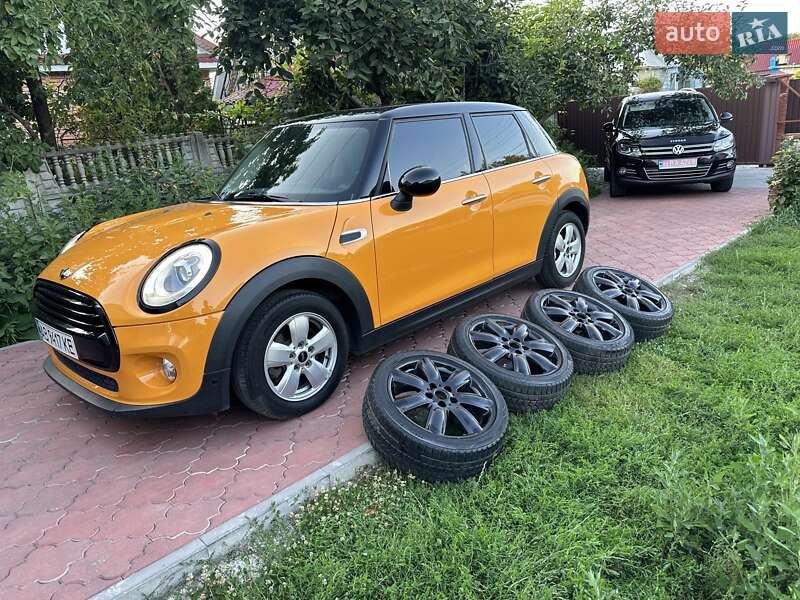 Хэтчбек MINI Cooper 2014 в 