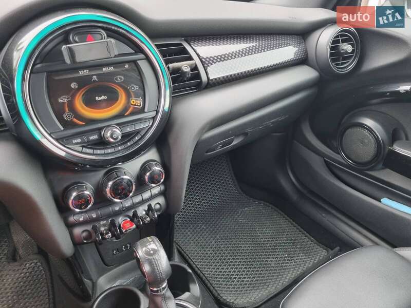 Хэтчбек MINI Cooper 2016 в Ирпене
