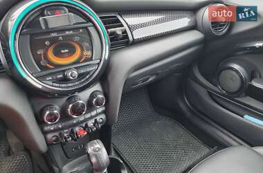 Хэтчбек MINI Cooper 2016 в 