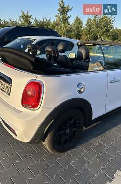 Хэтчбек MINI Cooper 2016 в 