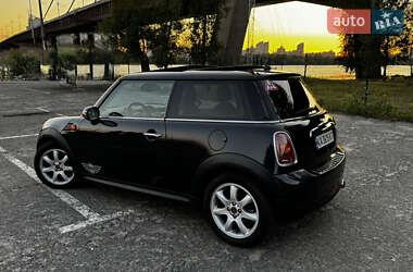 Хэтчбек MINI Cooper 2007 в 