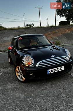 Хэтчбек MINI Cooper 2007 в 