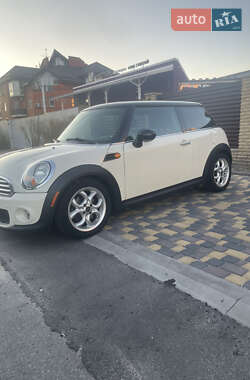 Хэтчбек MINI Cooper 2012 в 