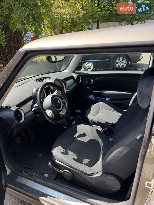 Хэтчбек MINI Cooper 2009 в Запорожье фото 3 Хэтчбек MINI Cooper 2009 в Запорожье