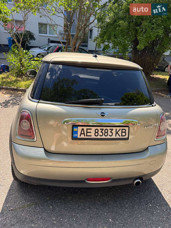 Хэтчбек MINI Cooper 2009 в Запорожье
