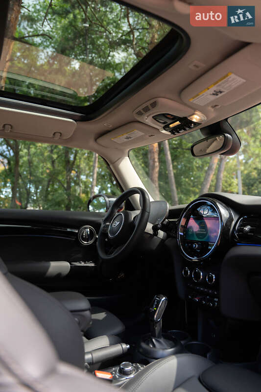 Хэтчбек MINI Cooper 2023 в Кременчуге