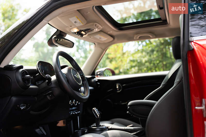 Хэтчбек MINI Cooper 2023 в Кременчуге