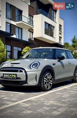 Хэтчбек MINI Cooper 2022 в Ужгороде