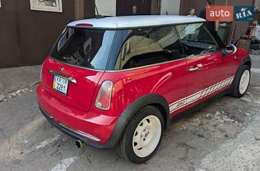 Хэтчбек MINI Cooper 2005 в 