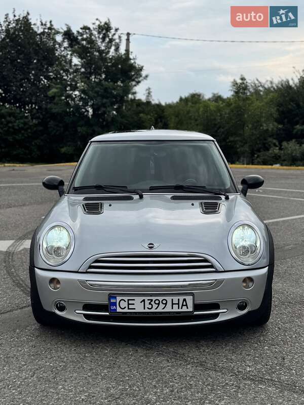 Хэтчбек MINI Cooper 2004 в Черновцах