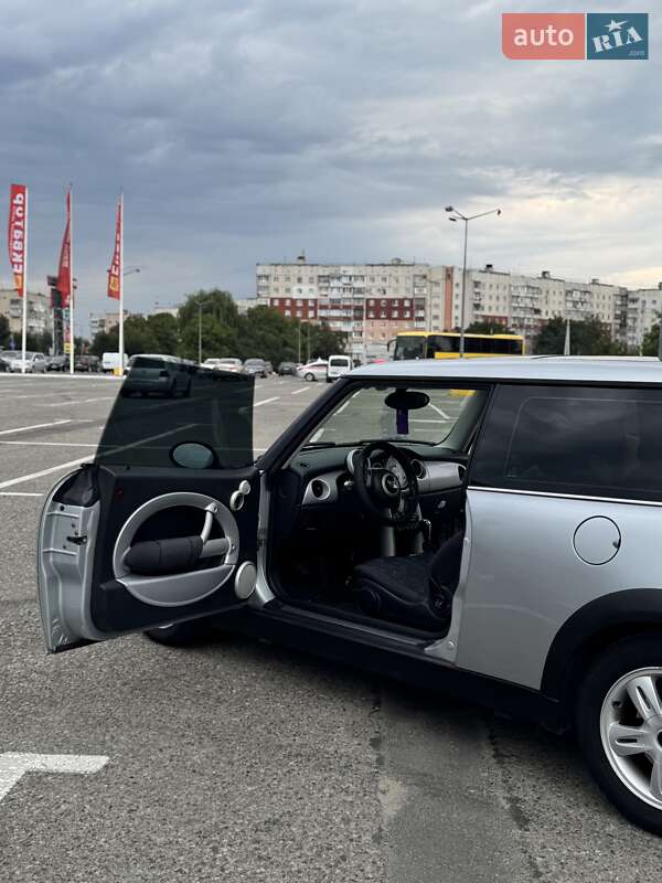 Хэтчбек MINI Cooper 2004 в Черновцах