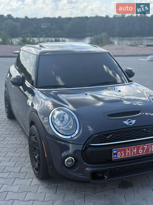 Хэтчбек MINI Cooper 2016 в 