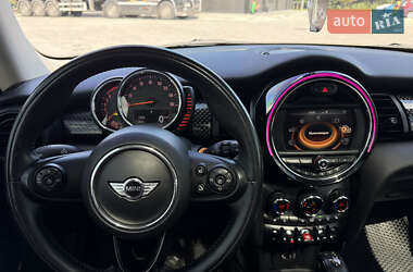 Хэтчбек MINI Cooper 2016 в 