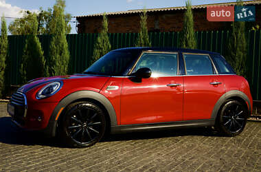 Хэтчбек MINI Cooper 2015 в 