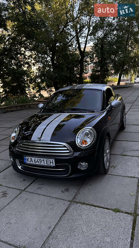 Хетчбек MINI Cooper 2012 в 