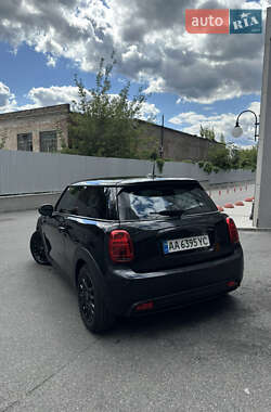 Хэтчбек MINI Cooper 2022 в 