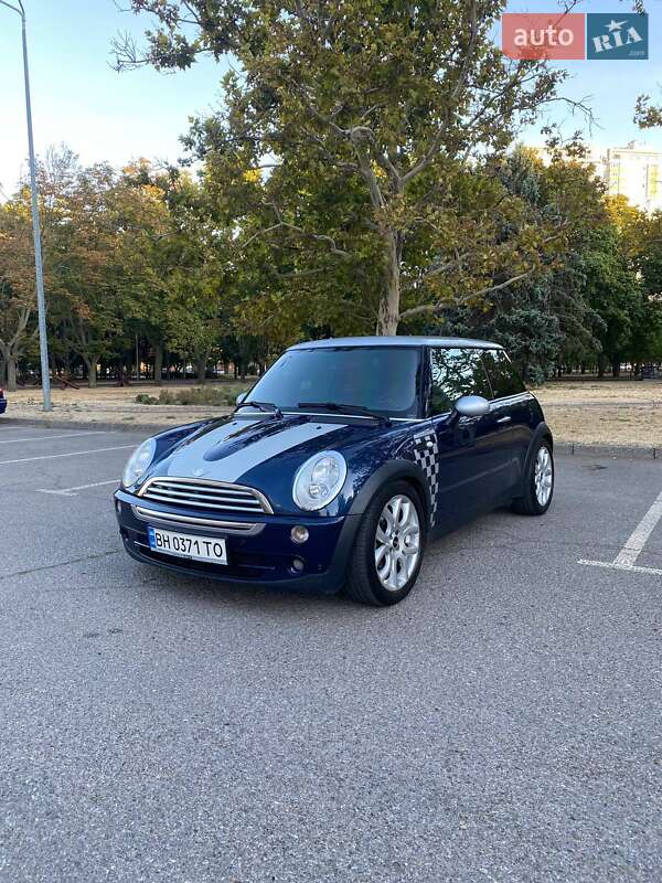 Хэтчбек MINI Cooper 2006 в 
