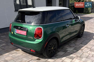 Хетчбек MINI Cooper 2022 в 
