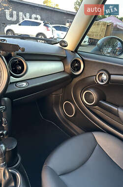 Хэтчбек MINI Cooper 2012 в 