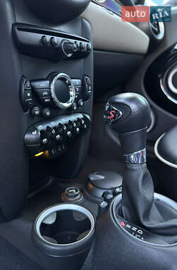 Хэтчбек MINI Cooper 2012 в 