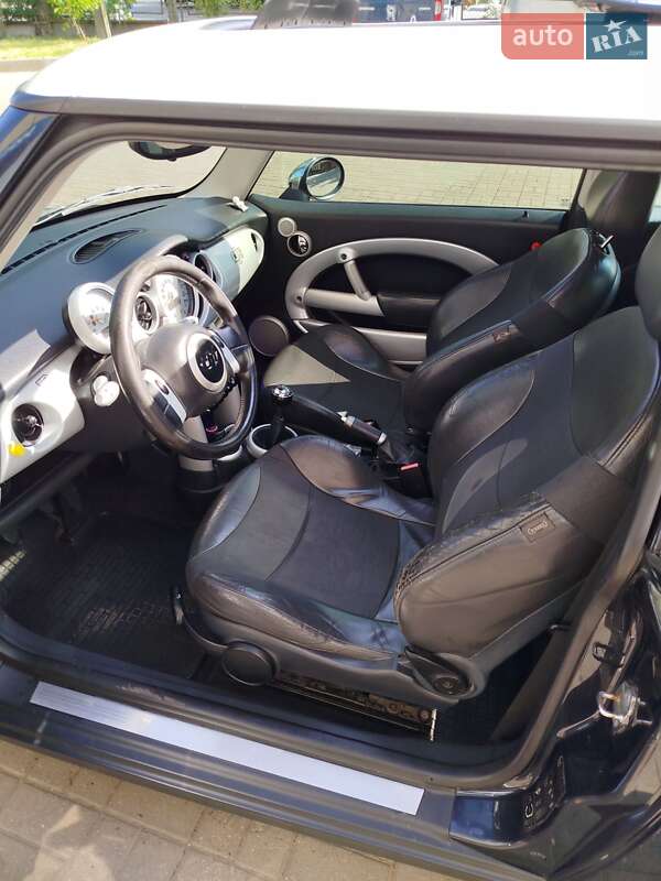 Хэтчбек MINI Cooper 2004 в Львове