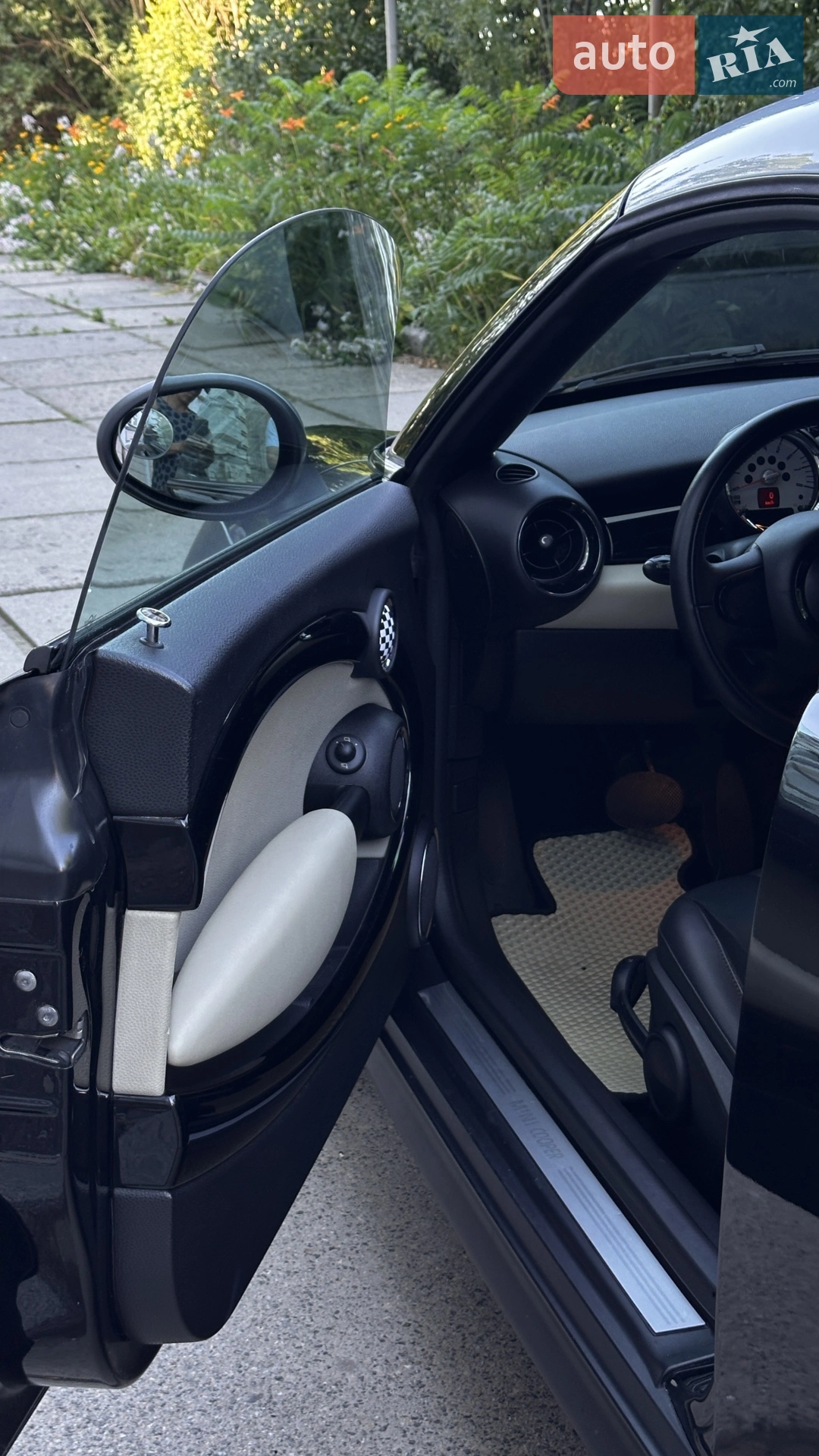 2012 MINI Cooper - мініатюра 13