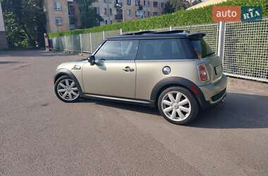 Хэтчбек MINI Cooper 2009 в 