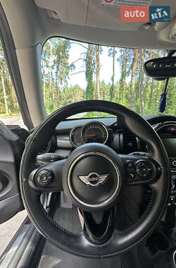 Хетчбек MINI Cooper 2016 в 