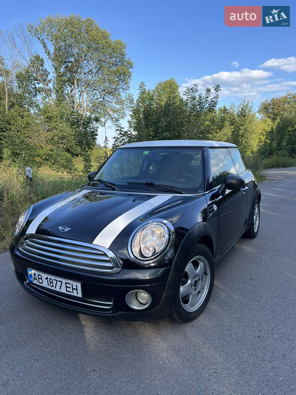 Хэтчбек MINI Cooper 2010 в Калиновке