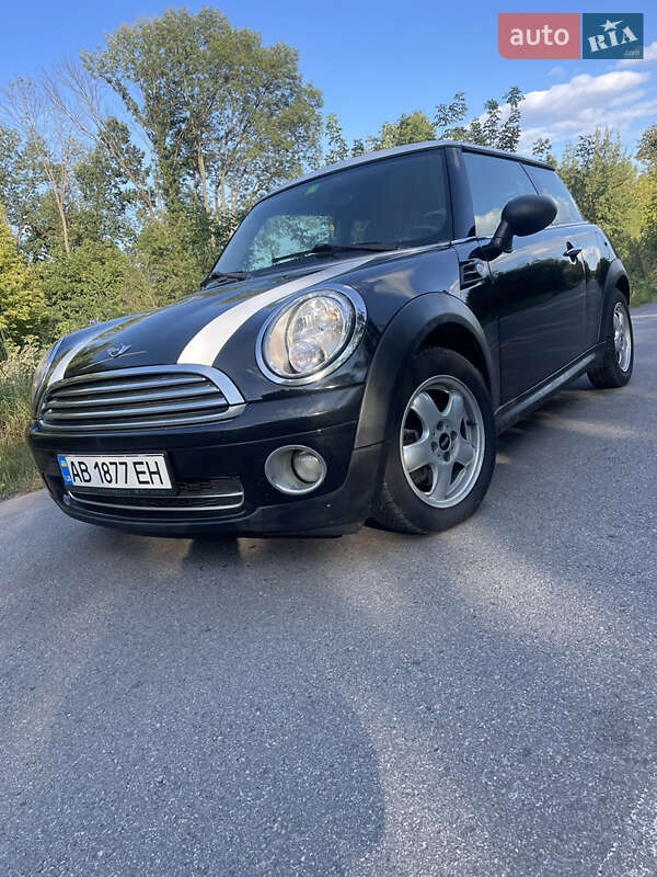 Хэтчбек MINI Cooper 2010 в Калиновке