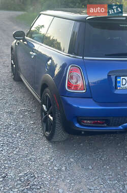 Хетчбек MINI Cooper 2013 в 