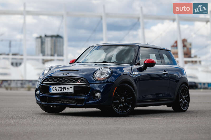 Хэтчбек MINI Cooper 2015 в 