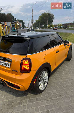 Хэтчбек MINI Cooper 2015 в 