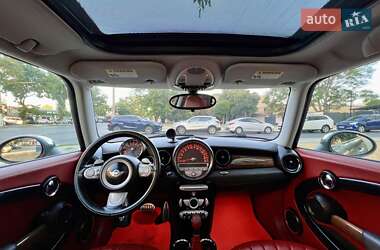 Хэтчбек MINI Cooper 2009 в 