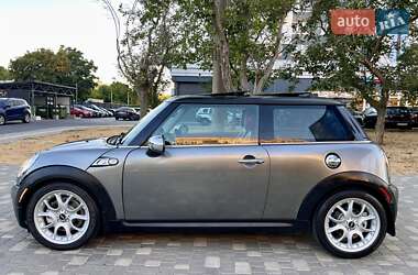 Хэтчбек MINI Cooper 2009 в 