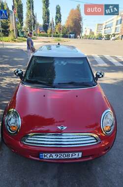 Хетчбек MINI Cooper 2010 в 