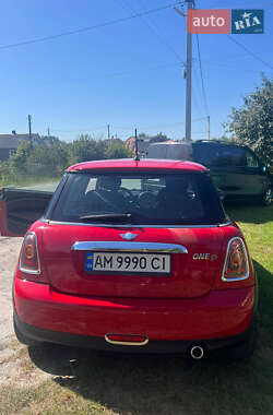 Хетчбек MINI Cooper 2010 в 