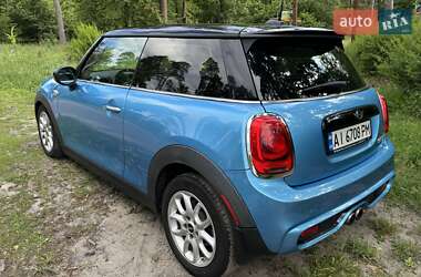 Хетчбек MINI Cooper 2015 в 