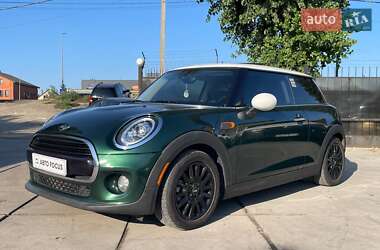Хэтчбек MINI Cooper 2016 в 
