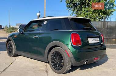 Хэтчбек MINI Cooper 2016 в 